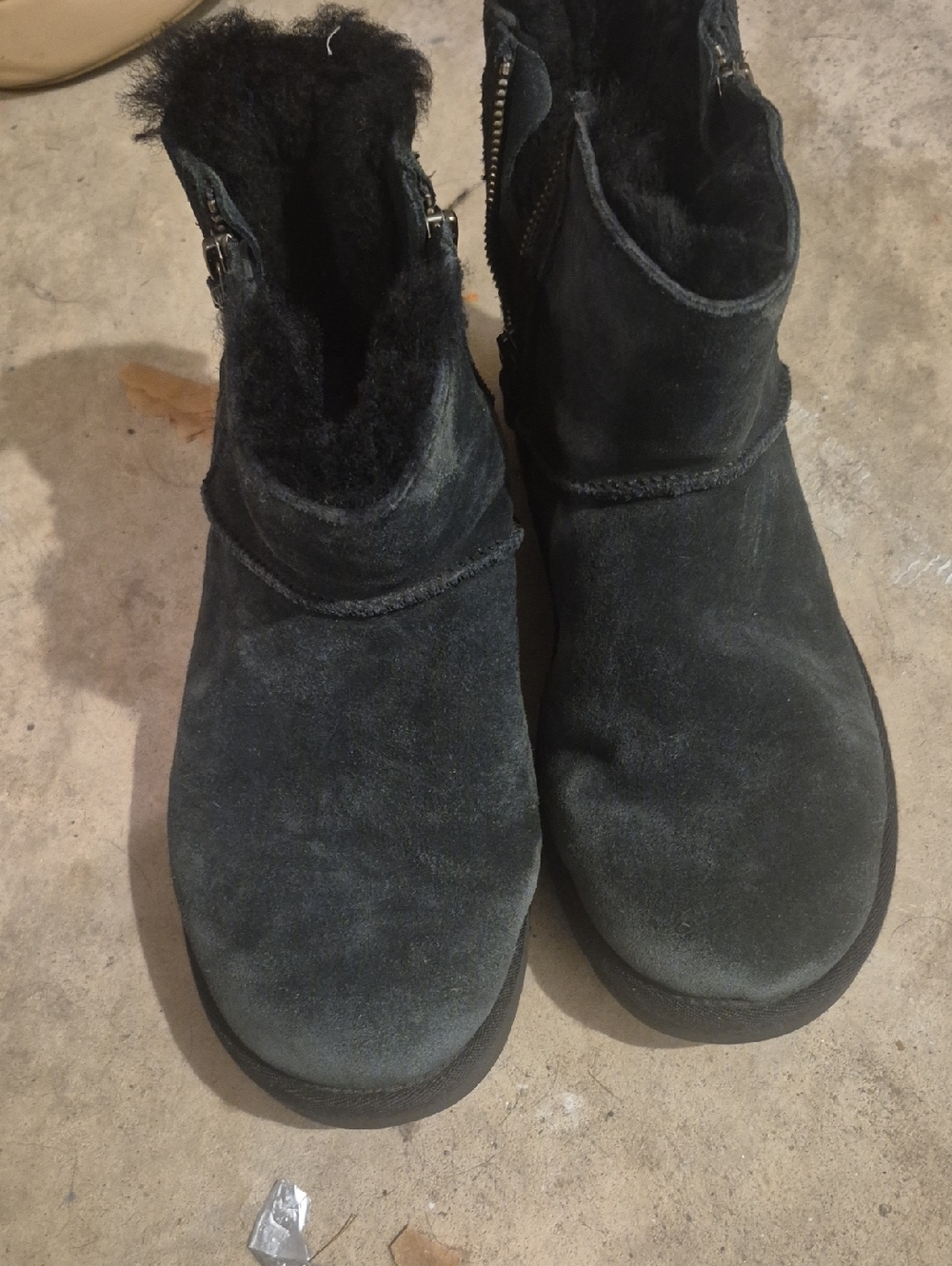 UGG Kids Black Suede Zip-Up Shearling Boots